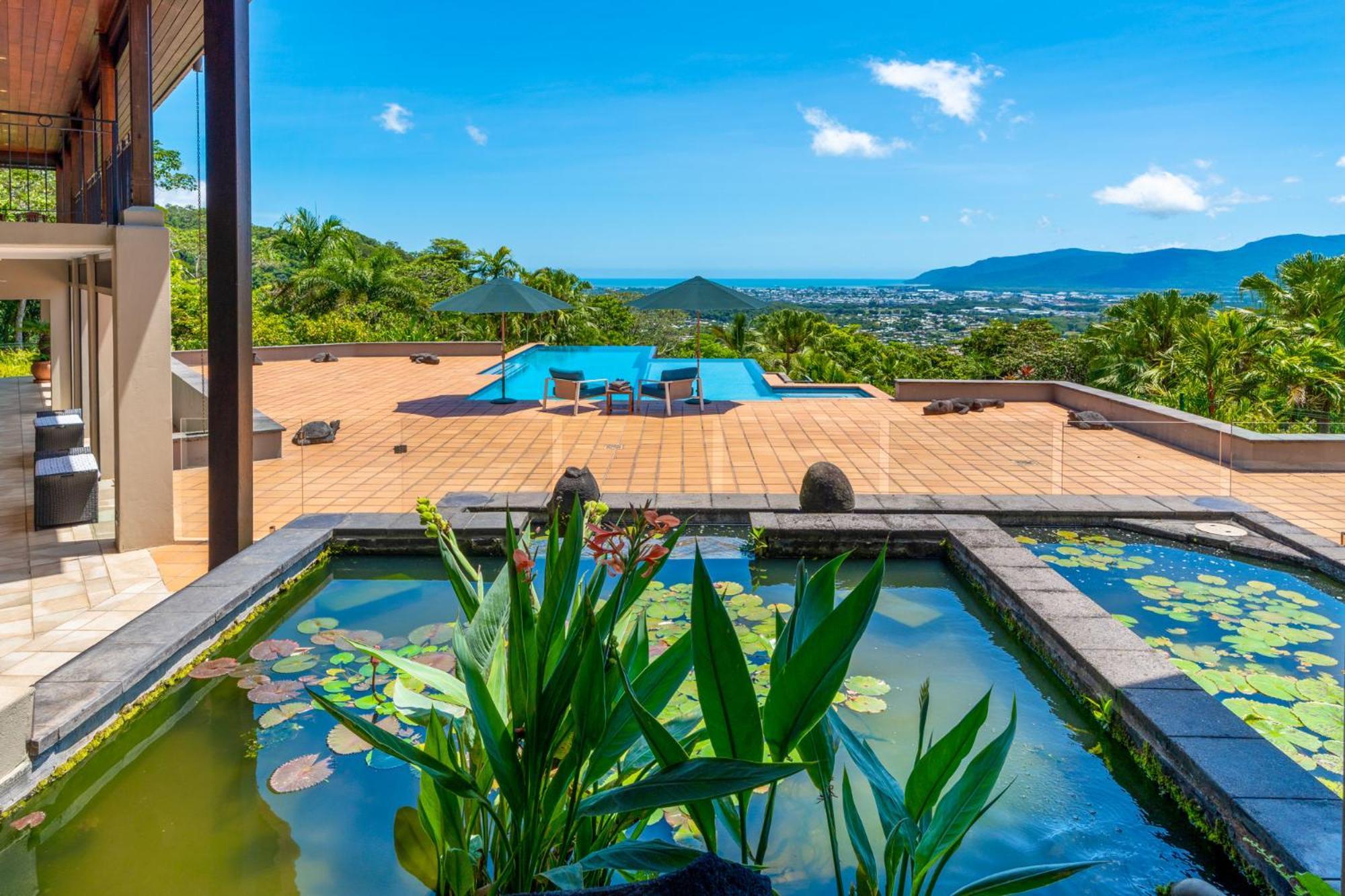 Barong Luxury Home Overlooking Cairns Unrivalled Privacy And Location Search Barongcairns Exterior photo